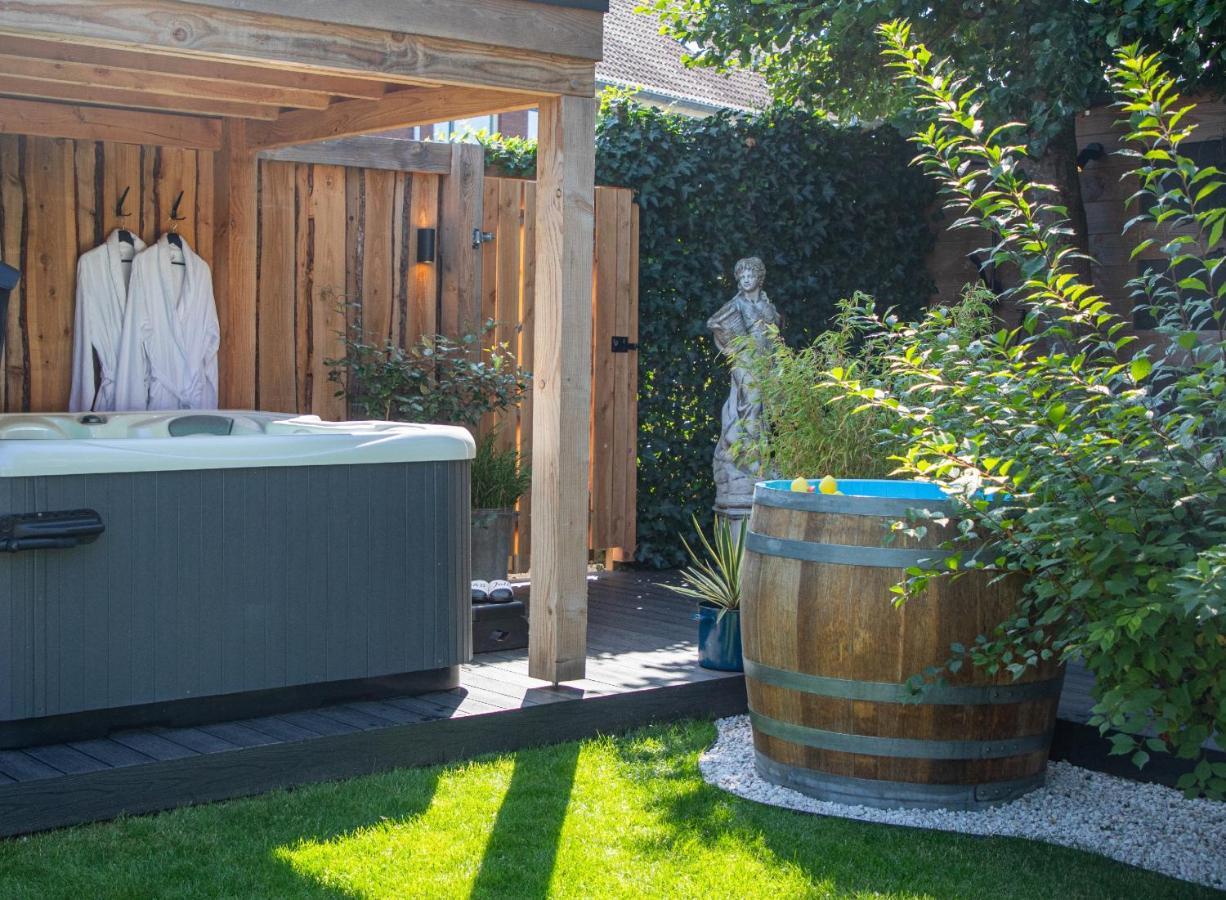 B&B Joli Met Prive Wellness Wemeldinge Exterior foto
